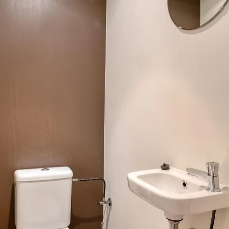 아파트 Charming 1-br Retreat With Coastal View