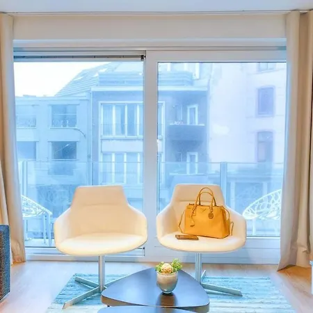 Charming 1-br Retreat With Coastal View * 布兰肯贝赫